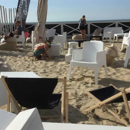 Thea アパート ミデルケルケ